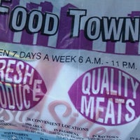 Foto tomada en Food Town  por Tunde R. el 6/10/2011