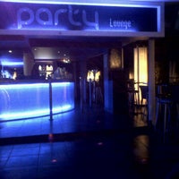 รูปภาพถ่ายที่ Party Lounge โดย Maraly R. เมื่อ 11/4/2011