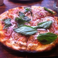 Снимок сделан в Plum Pizzeria &amp; Bar пользователем Beth G. 2/10/2012