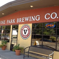 Foto tomada en Vine Park Brewing Co.  por Christine W. el 9/10/2012