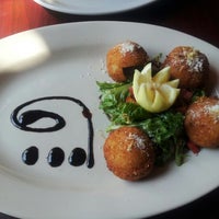 Foto scattata a Bella&amp;#39;s Restaurant da Kellie S. il 9/5/2012