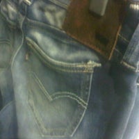 Levi's® Boutique - 4 tips dari 348 