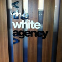 Foto tirada no(a) The White Agency por Nicole S. em 11/3/2011