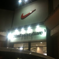 Nike Factory Store - Tienda de artículos deportivos
