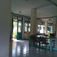 Photo taken at Realia Indonesian Language Course by ochin p. on 10/13/2011