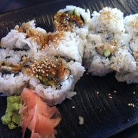 Das Foto wurde bei Riz Sushi Bar &amp;amp; Catering von Jenn C. am 5/24/2012 aufgenommen