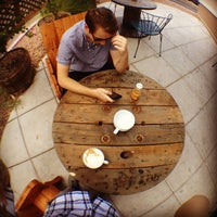 8/29/2012 tarihinde David R.ziyaretçi tarafından Sunrise Coffee'de çekilen fotoğraf
