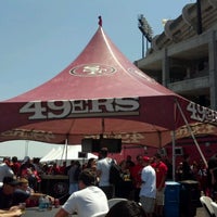 Photo taken at 49ers Fanfest 2012 by SilverSurfer on 8/12/2012
