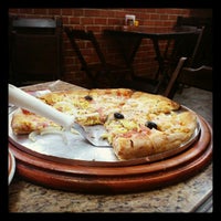 Photo taken at O SegreTo da Pizza by Vagner on 6/9/2012