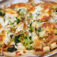 Снимок сделан в Hope Pizza Restaurant пользователем CTbites 12/31/2011