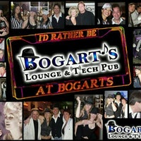 Снимок сделан в Bogart&amp;#39;s Sports Bar пользователем Noelle C. R. 8/21/2011