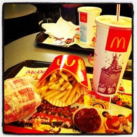 Photo taken at McDonald&amp;#39;s / McCafé by becca q. on 7/19/2012
