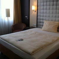 7/3/2012 tarihinde Florian J.ziyaretçi tarafından Mercure Hotel München Ost-Messe'de çekilen fotoğraf
