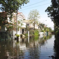 Photo taken at Flood Around by Seubsakool P. on 3/18/2012