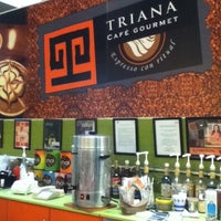 Foto tomada en Triana Café Gourmet  por Arturo A. el 4/4/2012