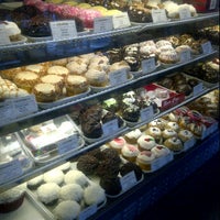 Photo taken at Crumbs Bake Shop by juan agustín g. on 5/29/2012