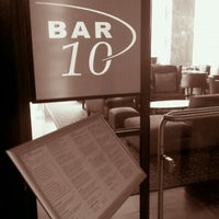 Photo prise au Bar 10 par Peeshepig le8/13/2011