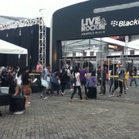 Photo taken at The Official Live &amp;amp; Rockin&amp;#39; Venue - #BBLive by Vinodii N. on 3/19/2011