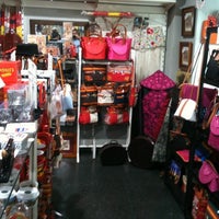 Снимок сделан в ZiNGS Tienda Taurina y España пользователем Paul B. 8/19/2011