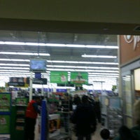 Foto scattata a Walmart Grocery Pickup da Bethany M. il 12/16/2011