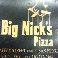 รูปภาพถ่ายที่ Big Nick&amp;#39;s Pizza โดย Jono M. เมื่อ 7/9/2012