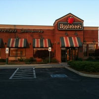 Photo taken at Applebee&amp;#39;s Grill + Bar by Kyle M. on 5/21/2012