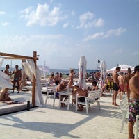 Снимок сделан в Ibiza Beach Bar пользователем Igor A. 7/29/2012