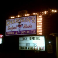 Foto tirada no(a) Chastain&amp;#39;s Food &amp;amp; Spirits por Michelle H. em 5/16/2012