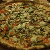 1/18/2012 tarihinde Michelleziyaretçi tarafından Grey Block Pizza'de çekilen fotoğraf