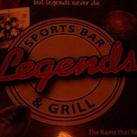 9/23/2011 tarihinde Steve C.ziyaretçi tarafından Legends Sports Bar &amp;amp; Grill'de çekilen fotoğraf
