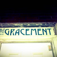 รูปภาพถ่ายที่ The Gracement โดย Laura S. เมื่อ 7/4/2011