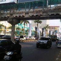 Photo taken at Jalan Asia Afrika by Ferdi S. on 9/15/2011