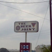 6/8/2012 tarihinde Eric C.ziyaretçi tarafından The Beer Joint'de çekilen fotoğraf
