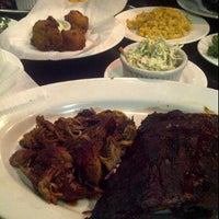 Photo taken at Memphis Barbeque by Xuanan P. on 5/27/2012