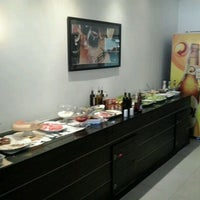 Photo taken at Giuseppe Pizzaria e Restaurante by Alfredo C. on 6/2/2012