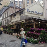 Photo taken at Fleurs d&amp;#39;Auteuil by Julie R. on 5/30/2012