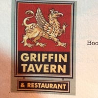 Photo prise au Griffin Tavern par Aisha M. le8/18/2012