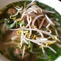 Photo taken at Pho Sho by Wilfred W. on 6/14/2012
