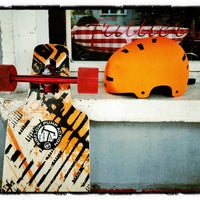 7/11/2012 tarihinde Markus Y.ziyaretçi tarafından UrbanBoarding Longboard und Skateboard Shop'de çekilen fotoğraf