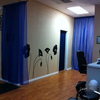 รูปภาพถ่ายที่ Vitality A Salon Experience โดย Heather L. เมื่อ 5/23/2012