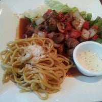 7/5/2012 tarihinde Alex G.ziyaretçi tarafından Mints Euro Asian Cuisine'de çekilen fotoğraf
