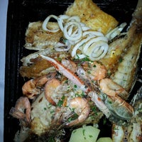 รูปภาพถ่ายที่ King Crab Grill โดย Thiago S. เมื่อ 1/30/2012