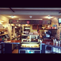 8/23/2012 tarihinde Michelle G.ziyaretçi tarafından Green T Coffee Shop'de çekilen fotoğraf