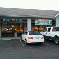 Round Table Pizza Pizza Place