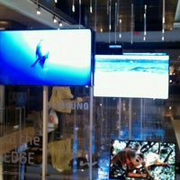 Photo taken at The Samsung Experience by Quoc Vuong on 10/30/2011