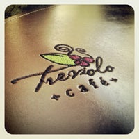 รูปภาพถ่ายที่ Treviolo Café โดย André L. เมื่อ 7/4/2012