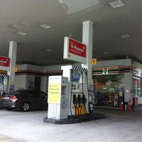 Photo taken at Shell Pasir Panjang 168 by Warren K. on 9/21/2011