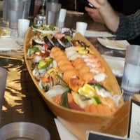 Foto tomada en TA-KE Sushi  por Sarah L. el 2/24/2012