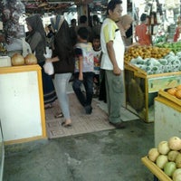 4/7/2012にSyahniedがPecenongan Square Jababekaで撮った写真