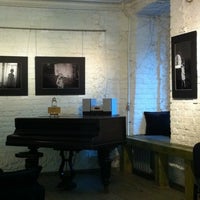 Photo prise au Фотогалерея Рахманинов Дворик / Photo gallery Rachmaninov Garden par Yulia K. le3/17/2012